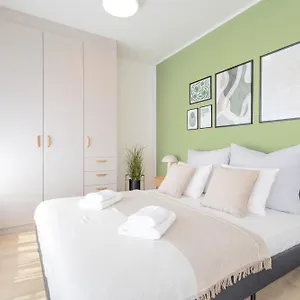Bright 2br - 7th Floor, Balcony, Free Parking By Gravity Apartament Praga